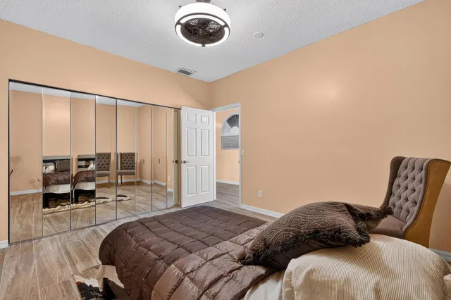 Residence photo 61