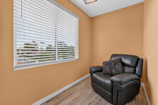 Residence photo 62