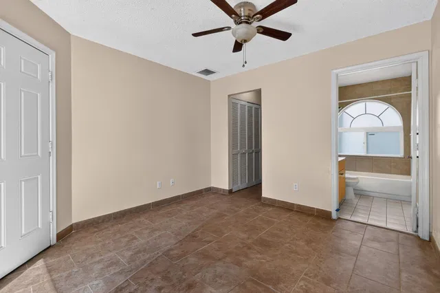 Residence photo 66
