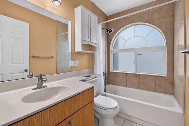 Residence photo 68