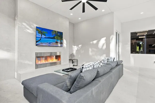 Residence photo 84