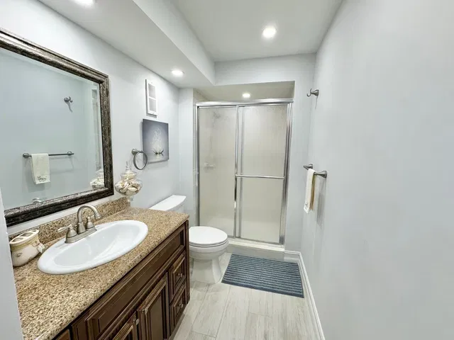 Unit Unit 205 photo 7