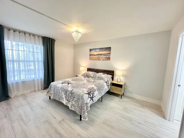 Unit Unit 205 photo 9