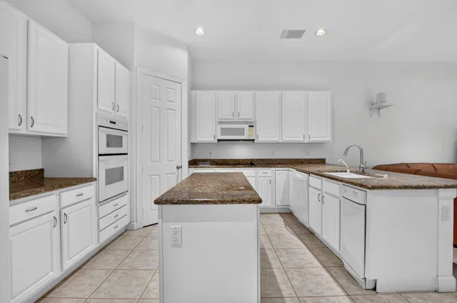 Residence photo 6