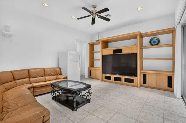 Residence photo 9