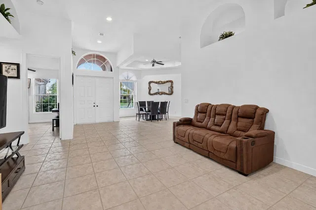 Residence photo 12