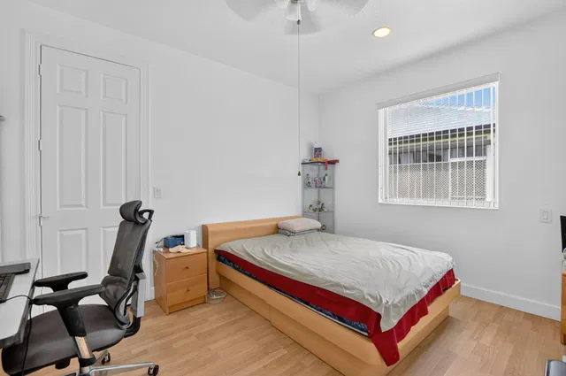 Residence photo 24