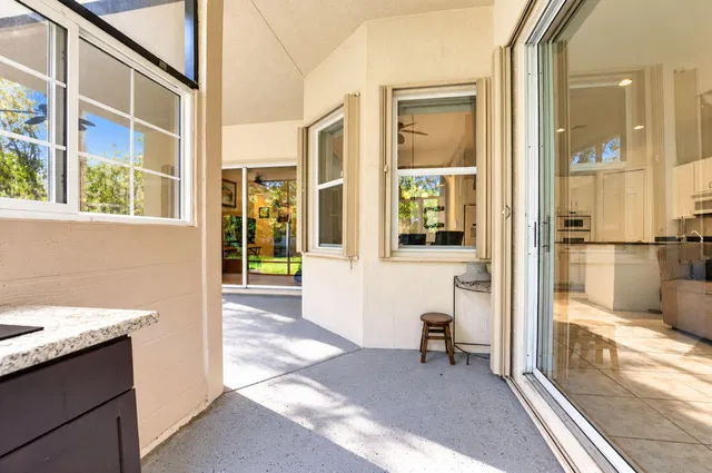 Residence photo 38
