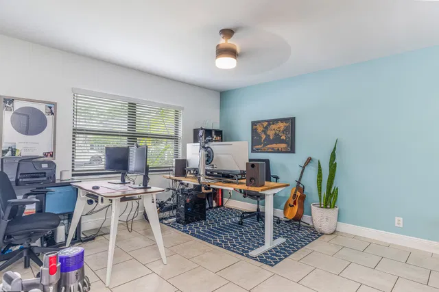  Residence photo 11