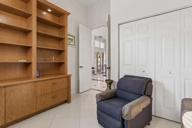  Residence photo 8