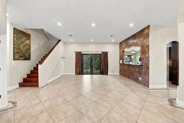  Residence photo 6