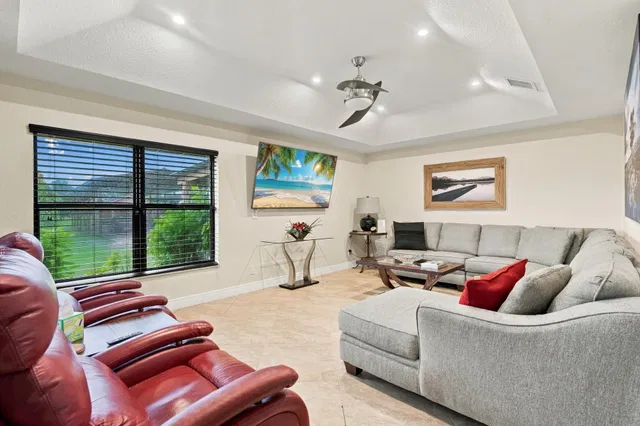  Residence photo 15