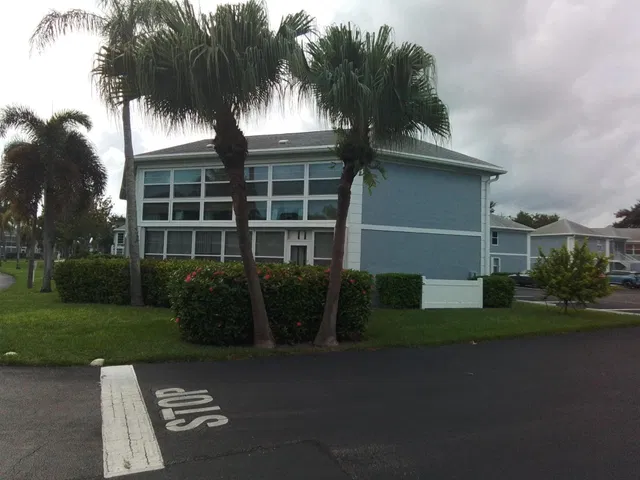 Unit M225 photo 2