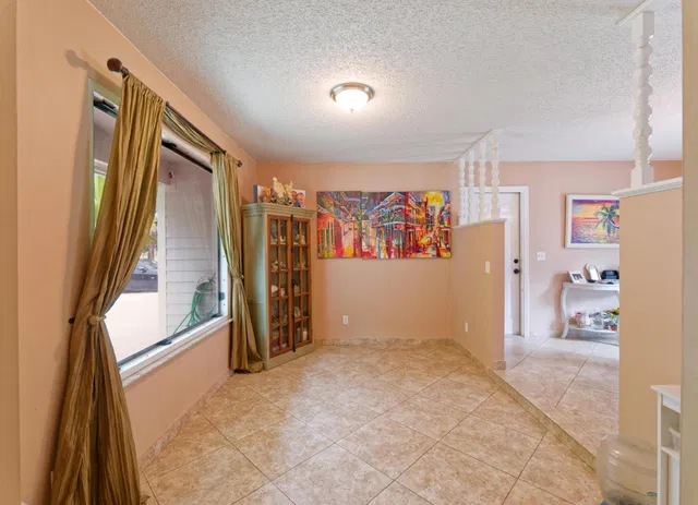  Residence photo 7