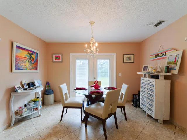  Residence photo 9