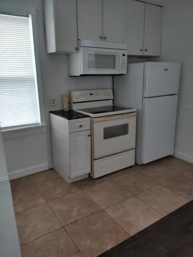  Unit Apt. C photo 5