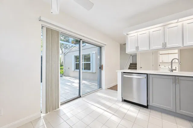 Residence photo 5