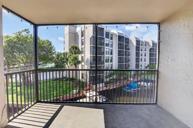 Boca Raton Unit 301 photo 17
