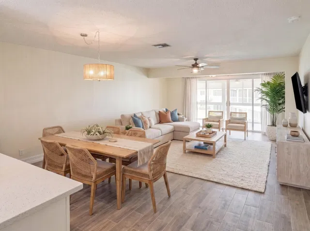 Unit 202 photo 2