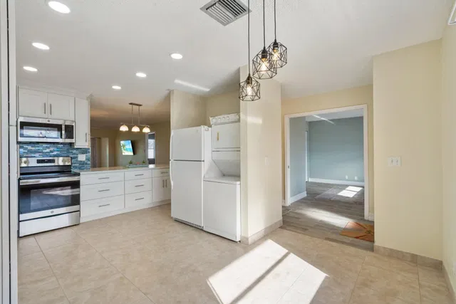 Unit 202 photo 5