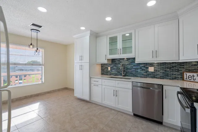 Unit 202 photo 6