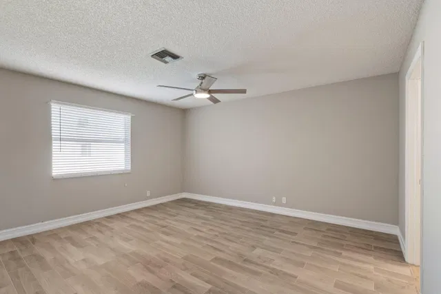 Unit 202 photo 17
