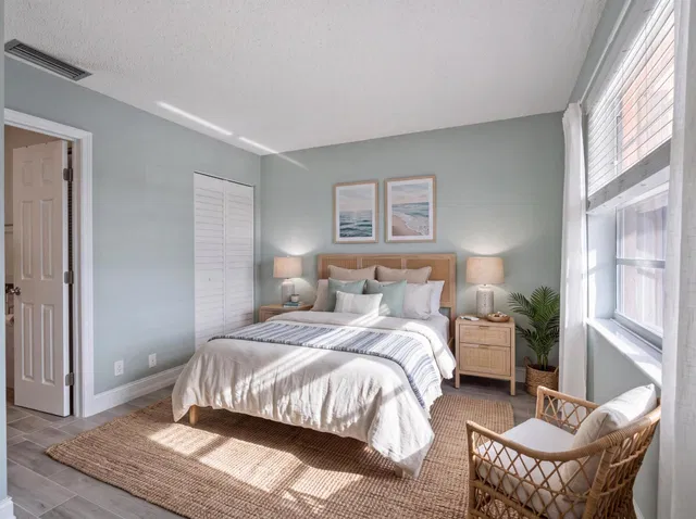 Unit 202 photo 20