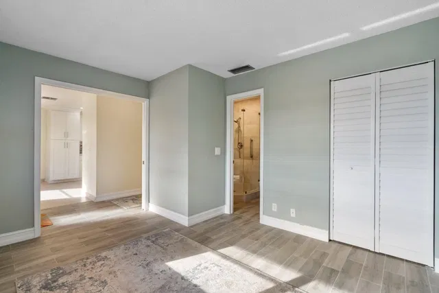Unit 202 photo 22