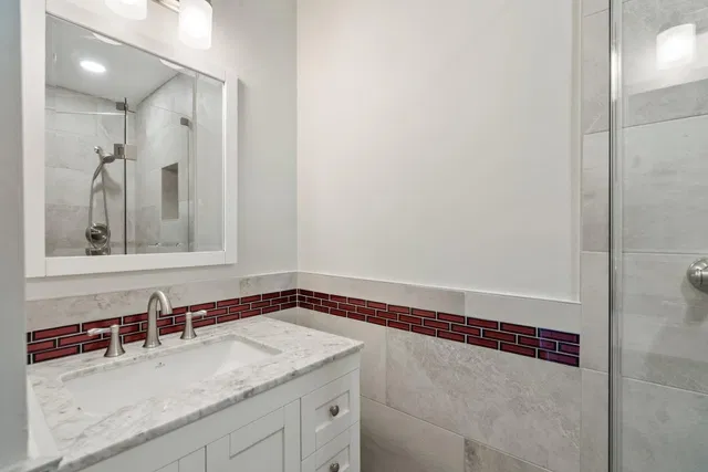 Unit 202 photo 24