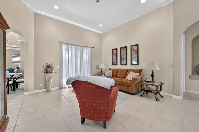 Residence photo 3