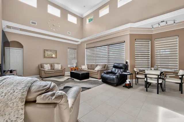 Residence photo 9