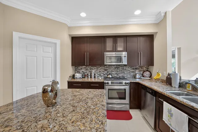 Residence photo 11