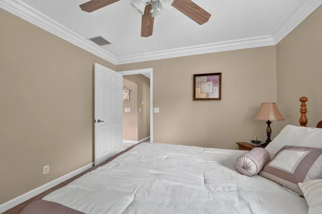 Residence photo 16