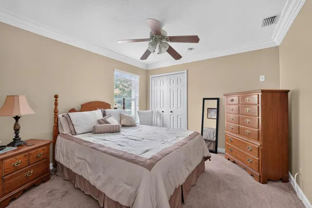 Residence photo 17