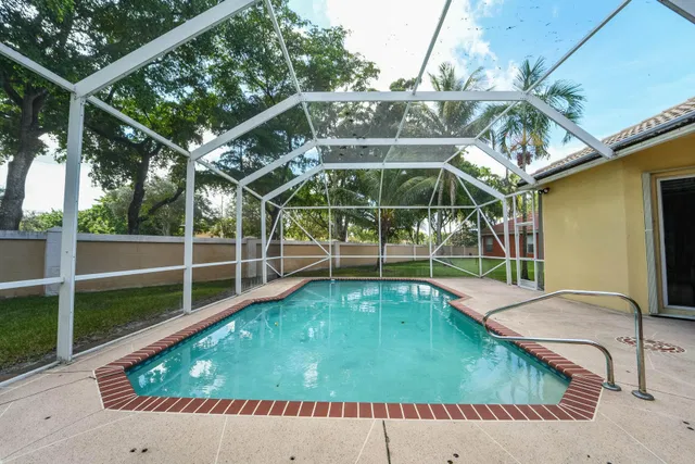 Residence photo 56