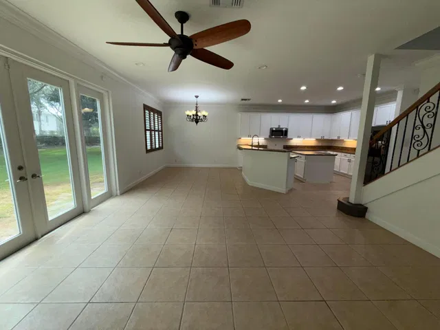 Residence photo 12