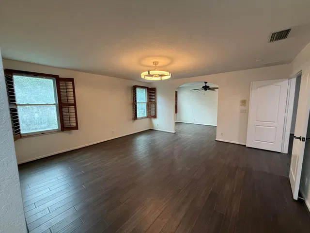 Residence photo 38