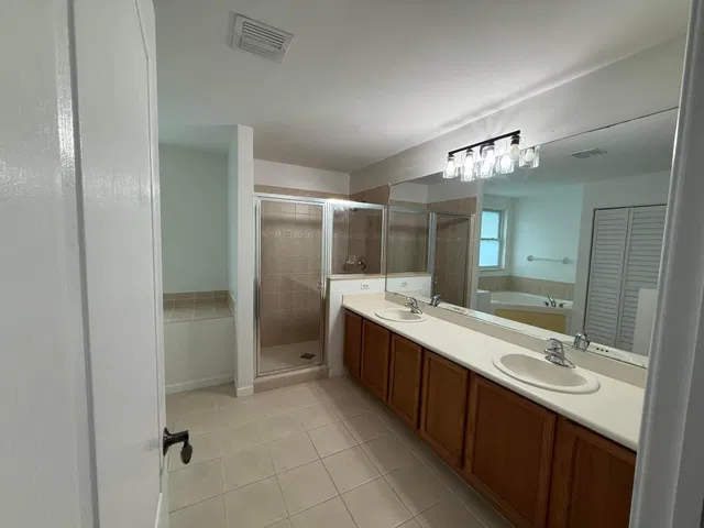 Residence photo 42