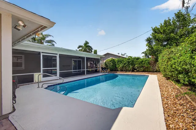 Residence photo 3
