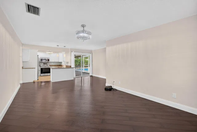 Residence photo 22