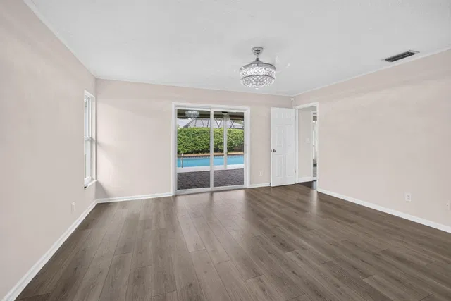 Residence photo 30