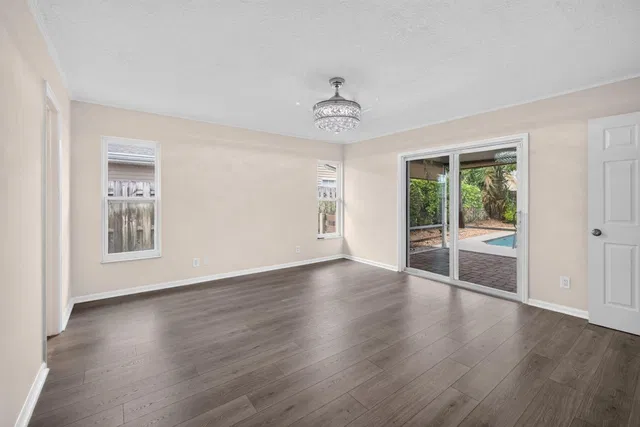 Residence photo 31