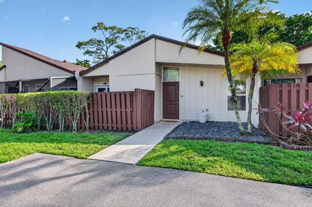 Residence photo 2
