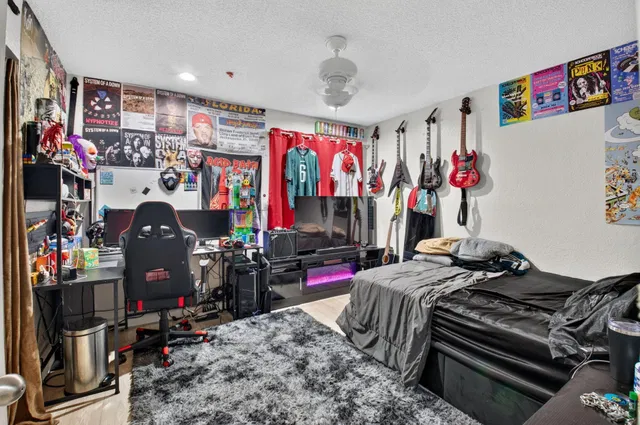 Residence photo 16