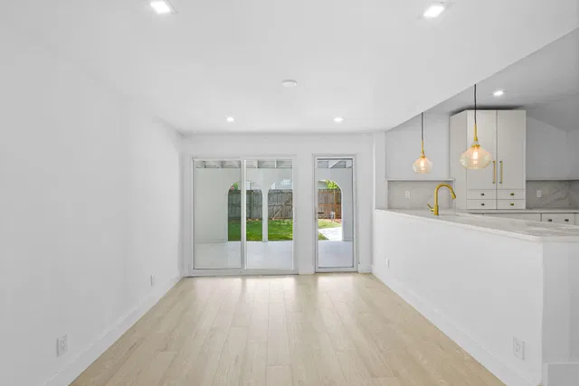 Residence photo 16