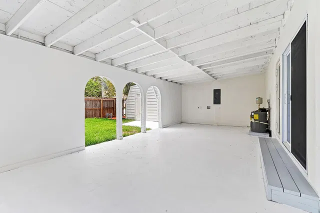 Residence photo 33