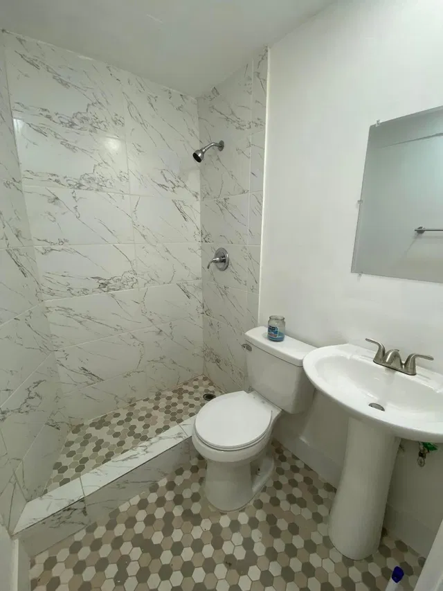 Unit C photo 4