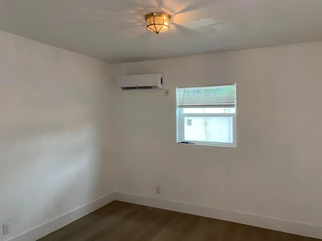 Unit C photo 5