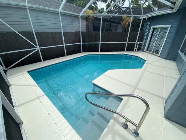 Residence photo 4