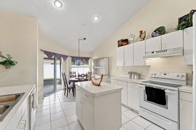 Residence photo 4
